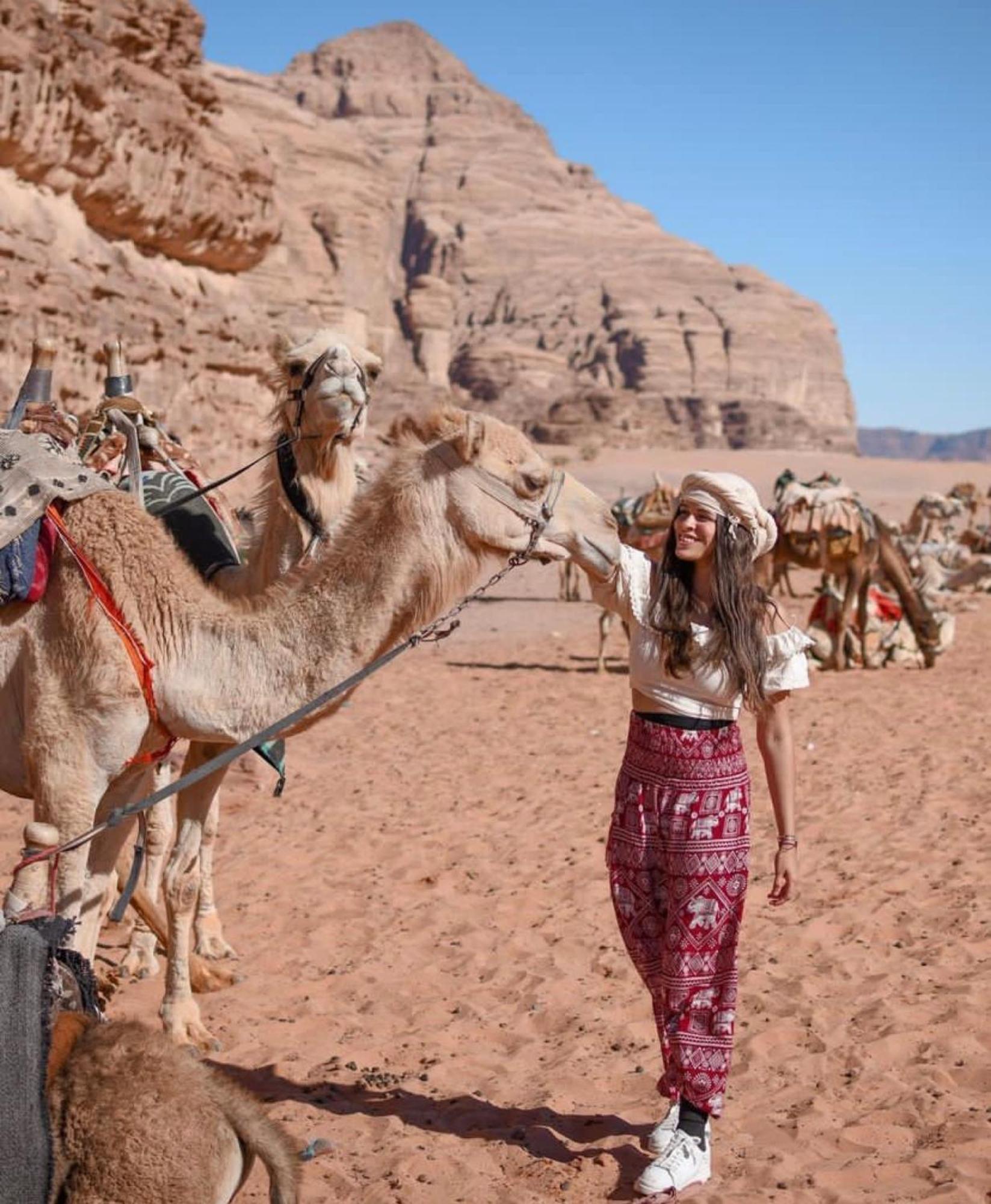 Julia Rum Luxury Camp Wadi Rum Bagian luar foto