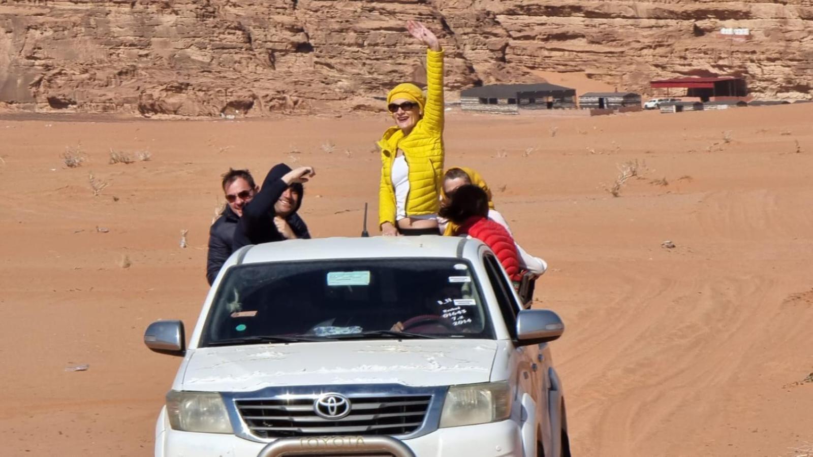 Julia Rum Luxury Camp Wadi Rum Bagian luar foto