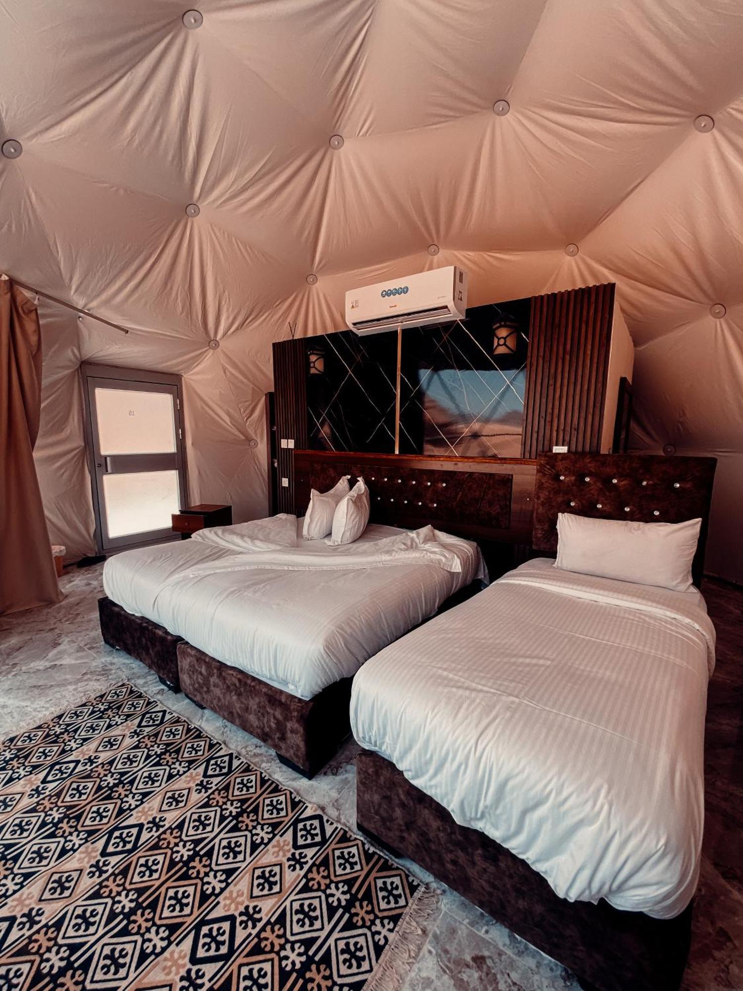 Julia Rum Luxury Camp Wadi Rum Bagian luar foto